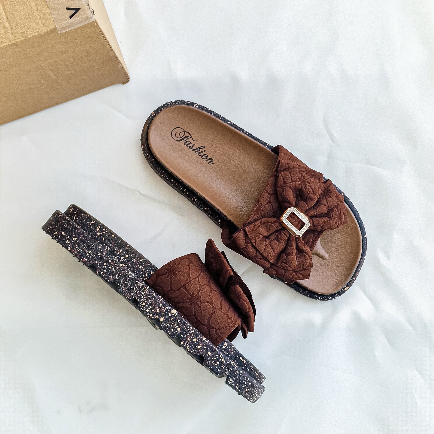 صنادل صيفية أنيقة للنساء لراحة طوال اليوم وأناقة سهلة