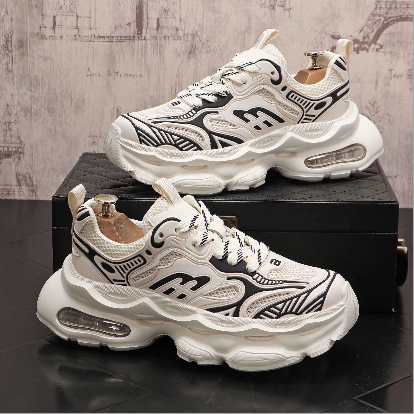 حذاء رياضي رجالي عصري بجودة عالية وتصميم فاخر