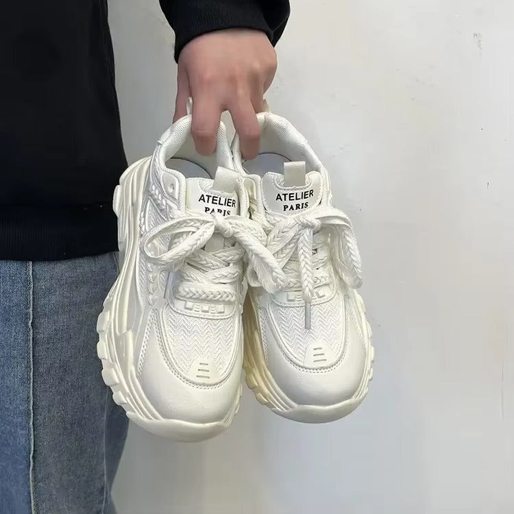 "أحذية نسائية كاجوال - خفة وأناقة بلا حدود!"