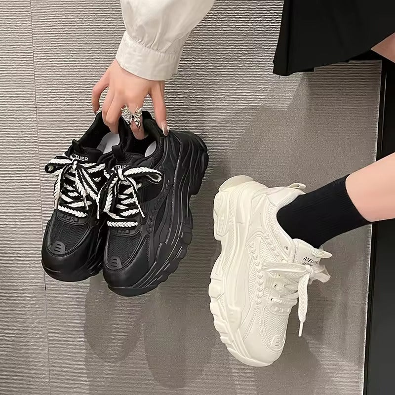 "أحذية نسائية كاجوال - خفة وأناقة بلا حدود!"