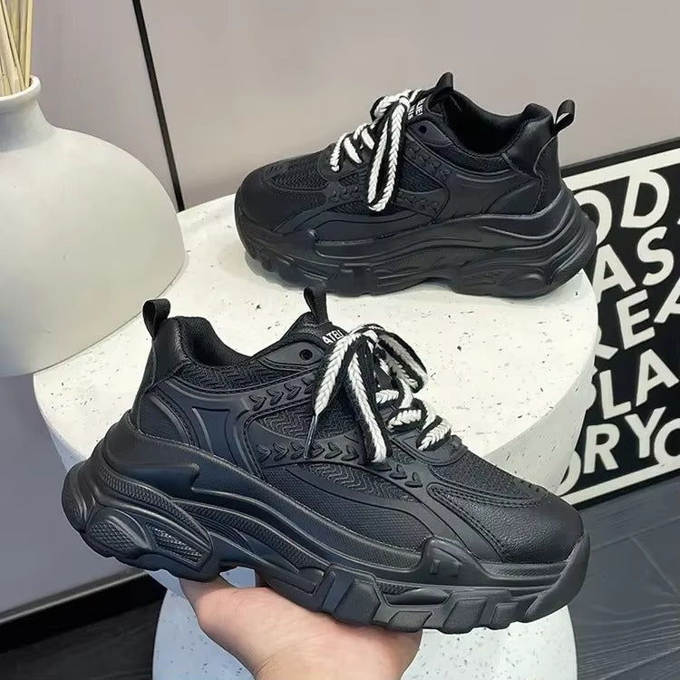 "أحذية نسائية كاجوال - خفة وأناقة بلا حدود!"