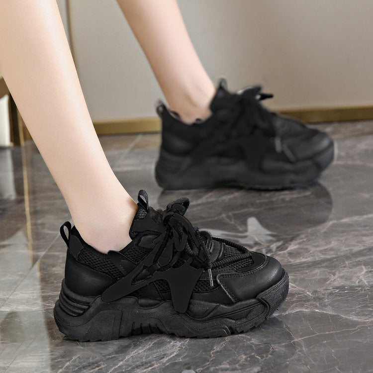 "أحذية نسائية عصرية ومتينة - تألقي بأناقة تلفت الأنظار!"