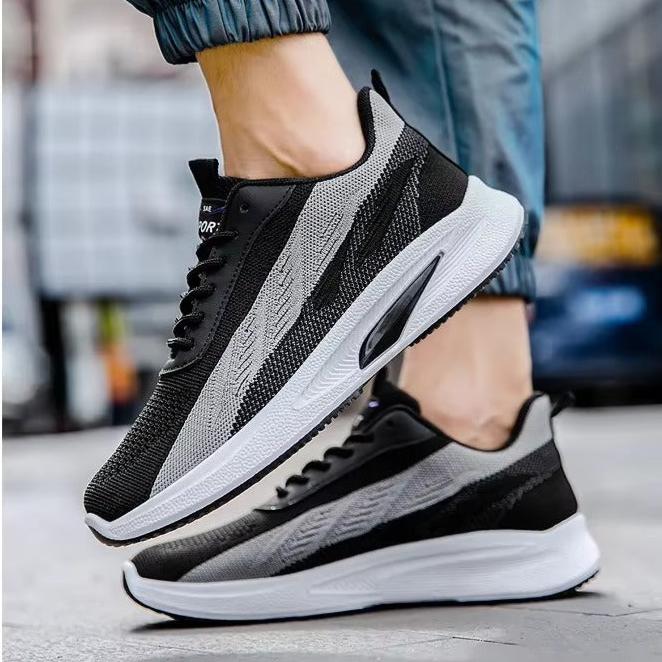 حذاء رياضي رجالي بنعل ناعم ومقاوم للاهتراء – مثالي للإطلالات الكاجوال