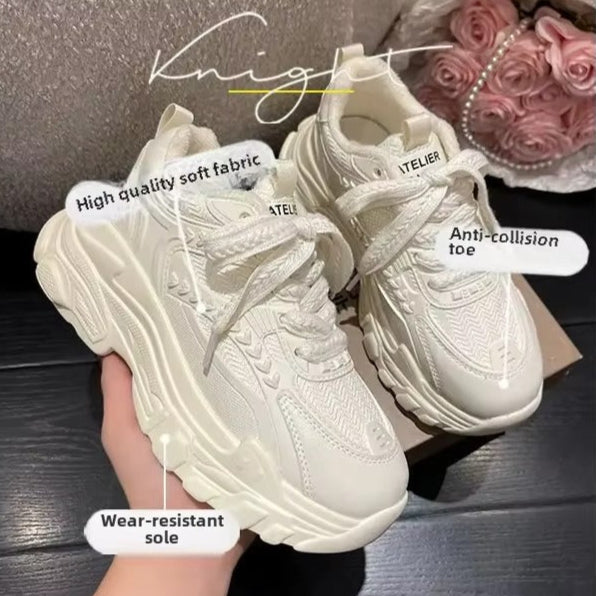 "أحذية نسائية كاجوال - خفة وأناقة بلا حدود!"