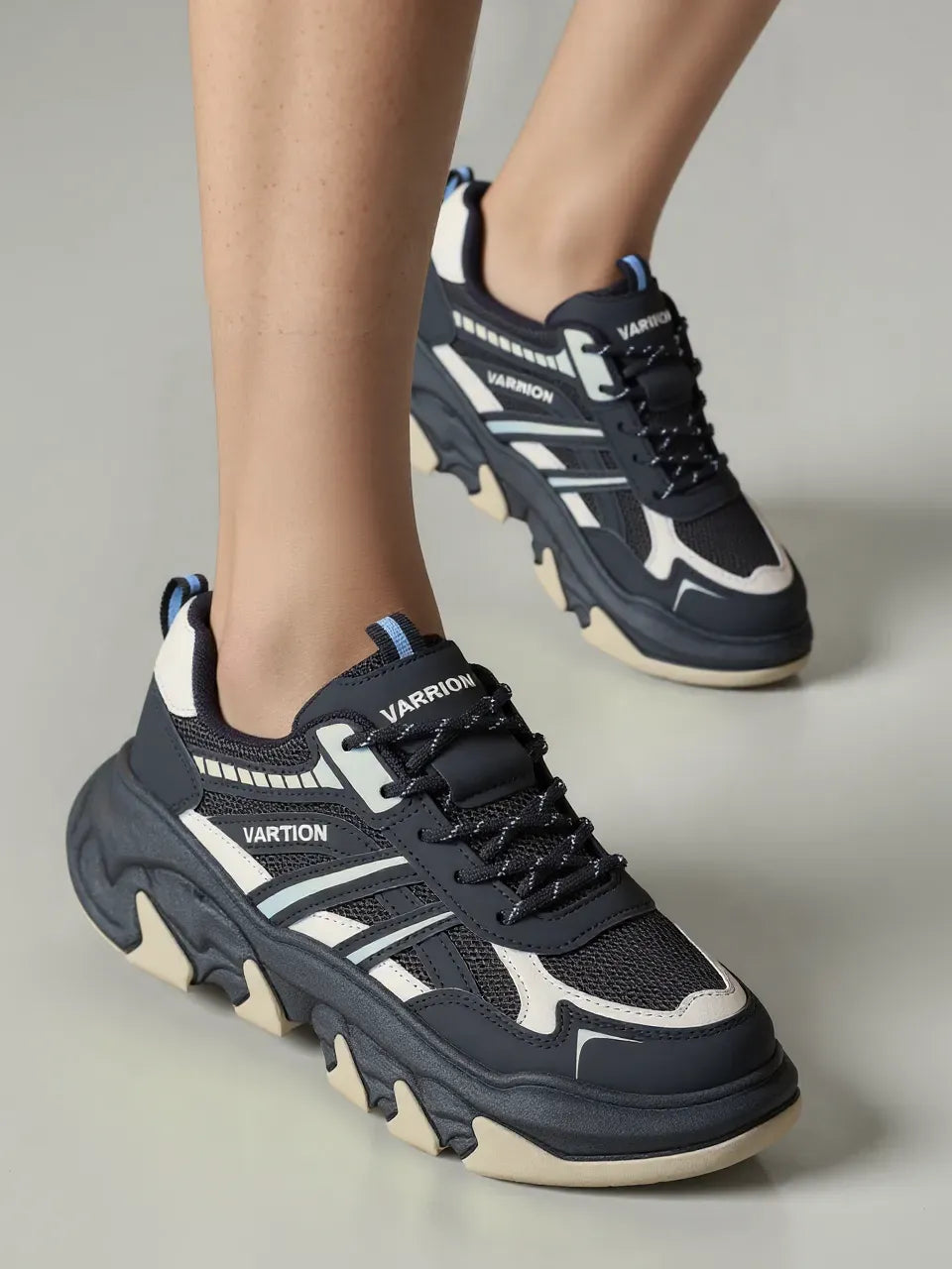 حذاء رجالي ذو نعل سميك لسنة 2025 - أحذية رياضية كاجوال شبكية قابلة للتنفس