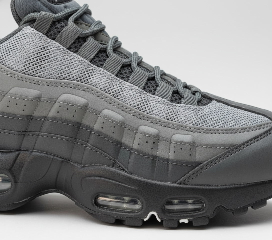 Step into Comfort and Style – Trendy Sneakers for Everyday Wear.GR