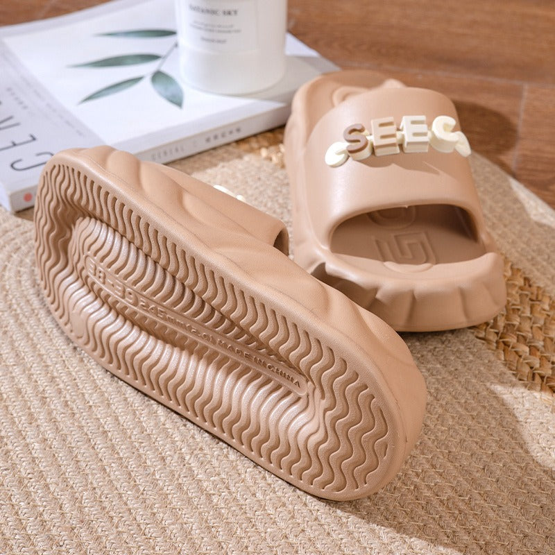 شبشب  أنيق وناعم للنساء - مصنوع من مادة ايفا.