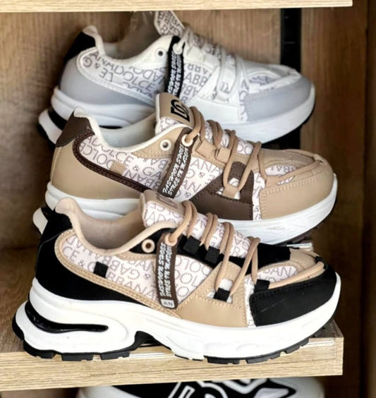 "حذاء أنيق للبنات ✨ عصري ومريح، متوفر بعدة ألوان لتختاري منها ما يناسب ذوقك 👟🌸🎨