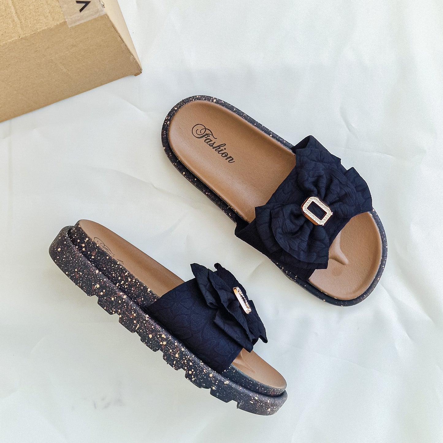 صنادل صيفية أنيقة للنساء لراحة طوال اليوم وأناقة سهلة