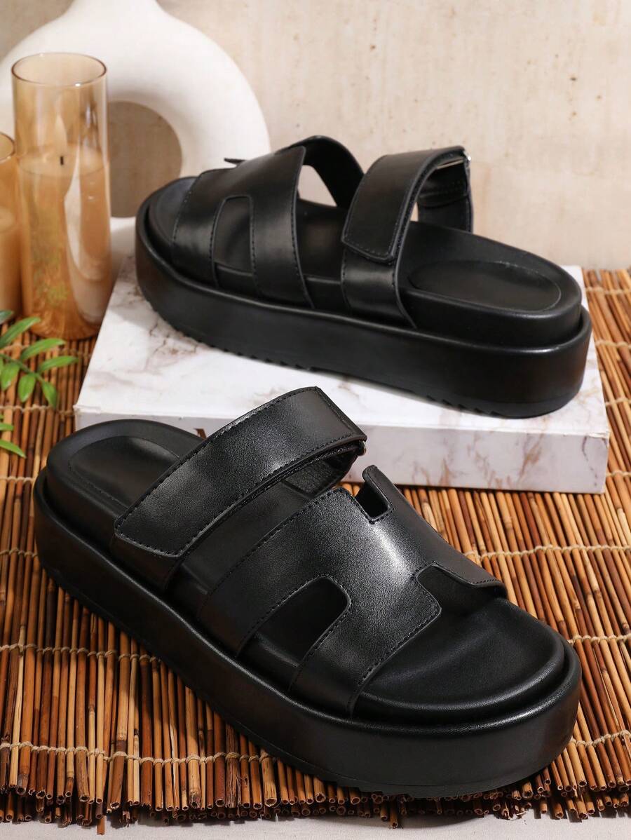 تمتعي بالثقة: صنادل فاخرة بكعب عالٍ ومفتوح - عززي من أناقتك وأعيدي تعريف أسلوبك