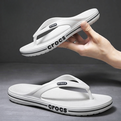 Crocs CR02 Tongs confortables légères pour hommes | Sandales décontractées rembourrées | Pantoufles antidérapantes pour tous les jours