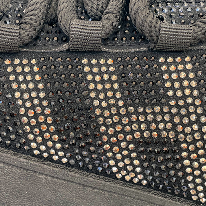 حذاء نسائي مرصع بالكريستال - تصميم فريد ومريح