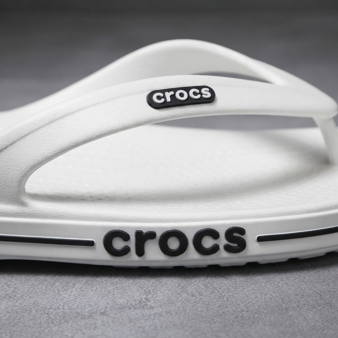 Crocs CR02 Tongs confortables légères pour hommes | Sandales décontractées rembourrées | Pantoufles antidérapantes pour tous les jours
