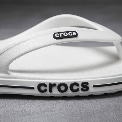 Crocs CR02 Tongs confortables légères pour hommes | Sandales décontractées rembourrées | Pantoufles antidérapantes pour tous les jours