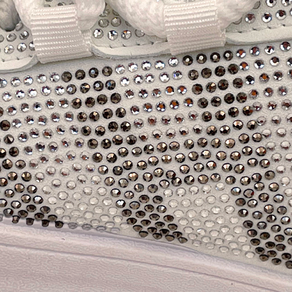 حذاء نسائي مرصع بالكريستال - تصميم فريد ومريح