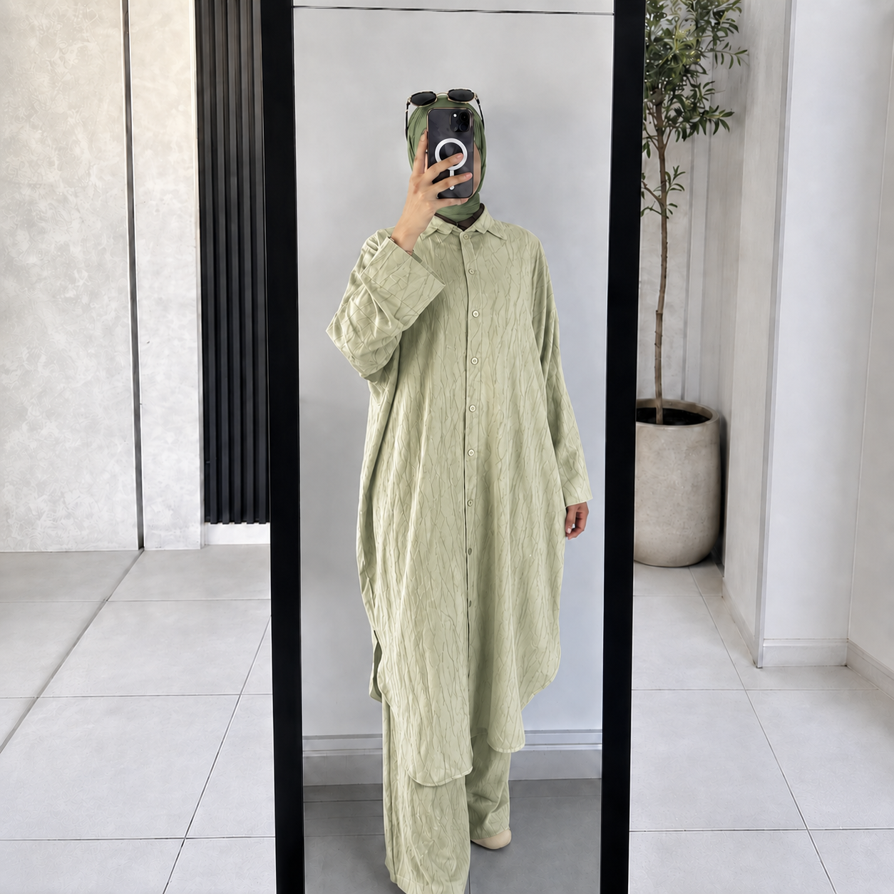 Ensemble deux pièces élégant pour femme à imprimé marbré – Tunique longue boutonnée et pantalon ample à jambes larges