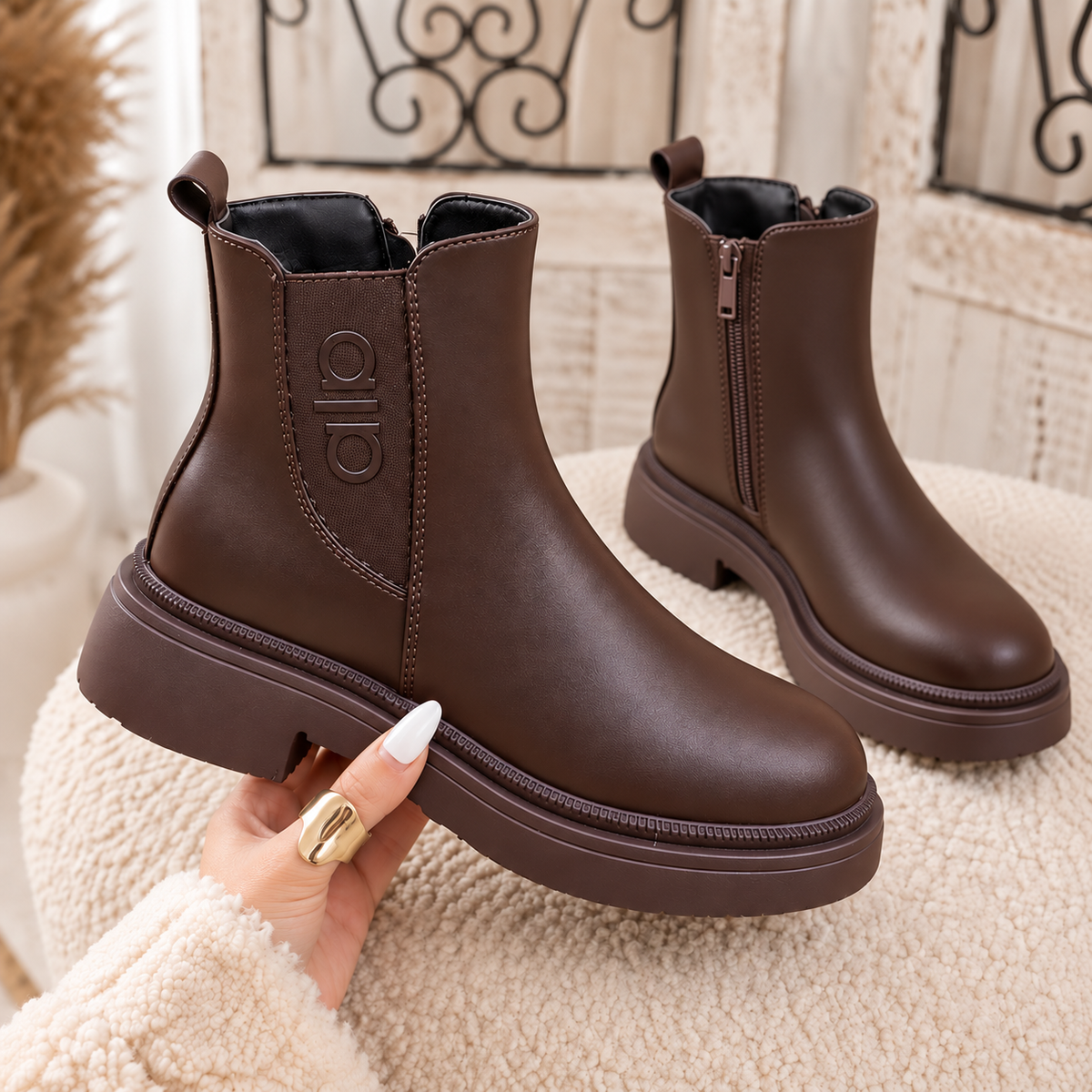 Women’s Elegant Chelsea Ankle Boots – Modern Comfort & Timeless Style