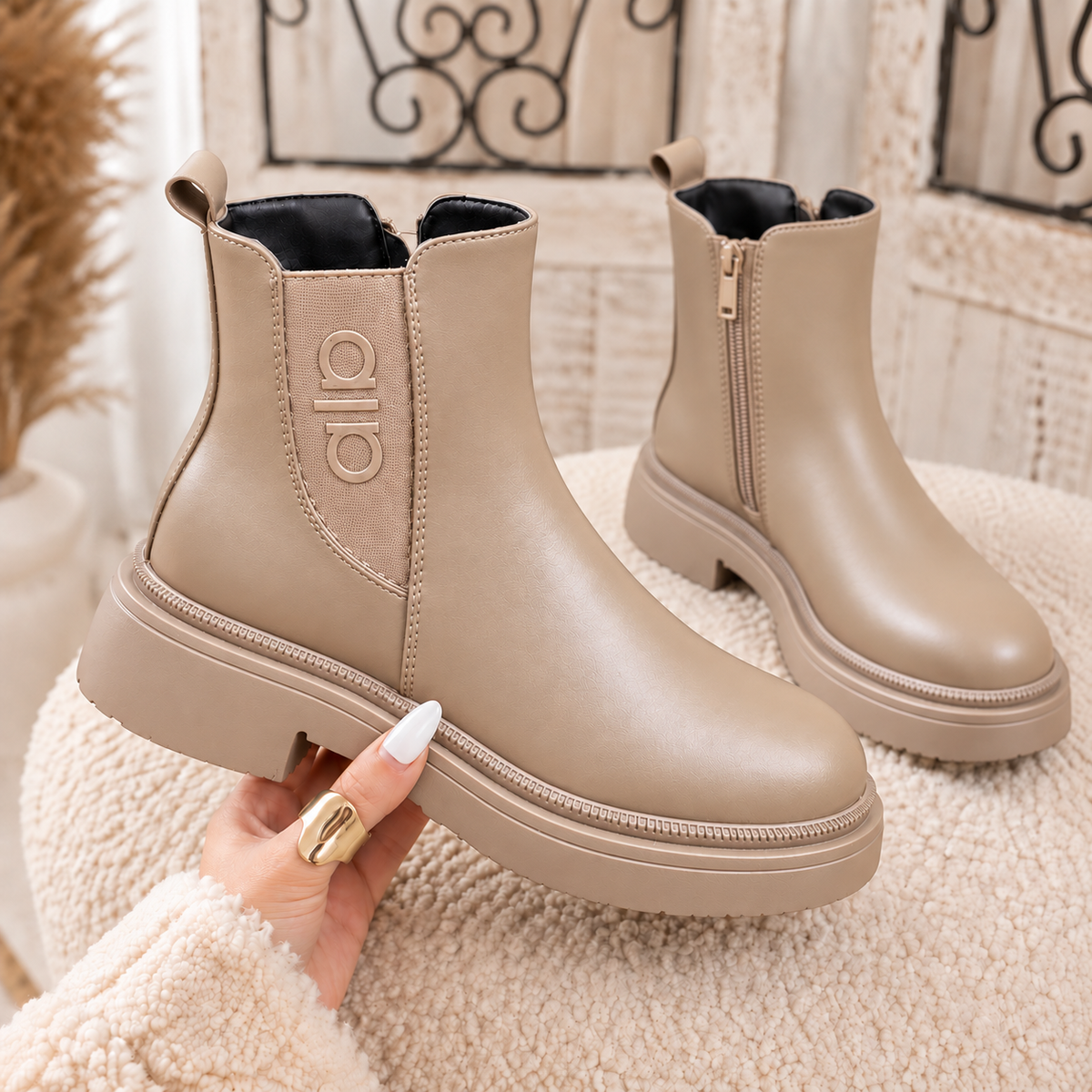 Women’s Elegant Chelsea Ankle Boots – Modern Comfort & Timeless Style