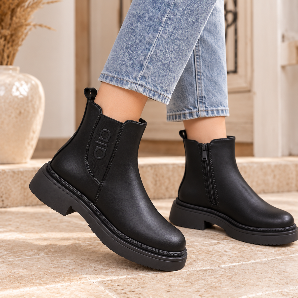 Women’s Elegant Chelsea Ankle Boots – Modern Comfort & Timeless Style