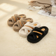Chaussons souples pour femmes avec semelle épaisse. Design élégant et moderne
