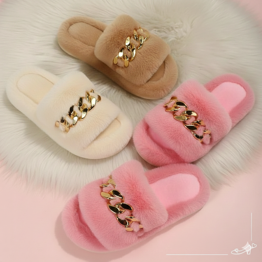 Pantoufles en fausse fourrure pour femmes avec chaîne dorée – Mocassins d'intérieur doux et confortables à bout ouvert, chaussures tendance pour la maison