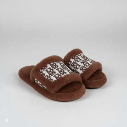 نعال فروية فاخرة بنقشة راقية - نعال منزلية شتوية ناعمة للنساء 