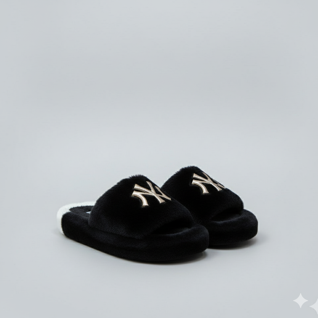 أحذية منزلية ناعمة ذات فتحة مفتوحة في المقدمة - توفر الراحة على الأرضيات الصلبة، مع نقش اسم أو عبارة.