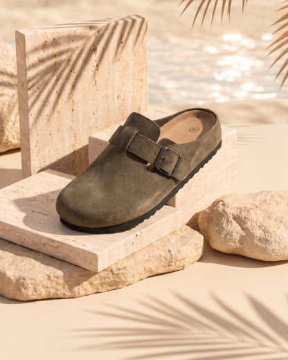 Men’s Comfortable & Flexible Slip-On Clogs with Adjustable Buckle – Effortless Everyday Style