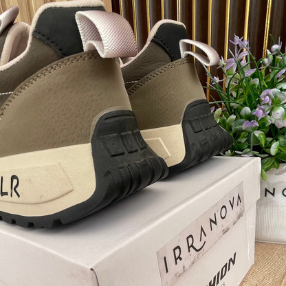 حذاء عصري… تصميم فاخر لإطلالة أنيقة كل يوم!