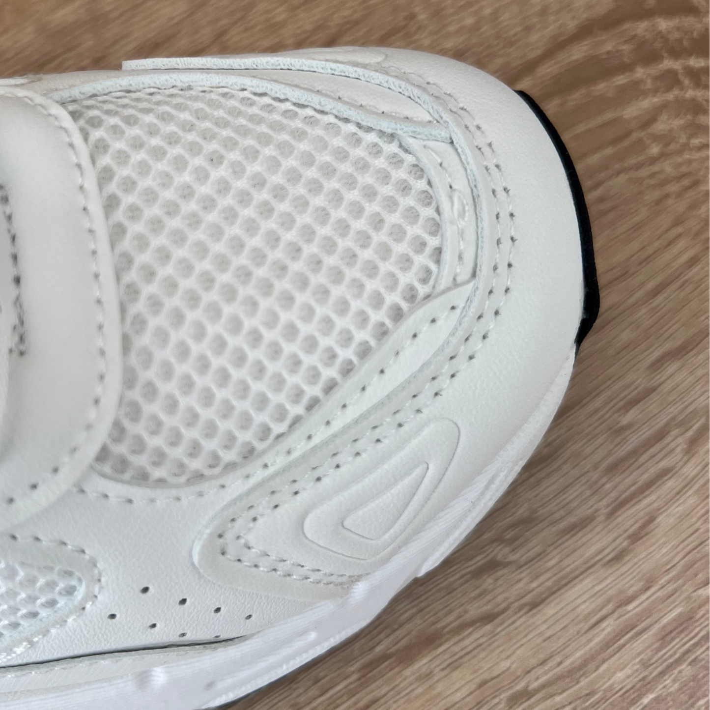 "أحذية رجالية فاخرة - الأناقة والراحة في كل خطوة 4"