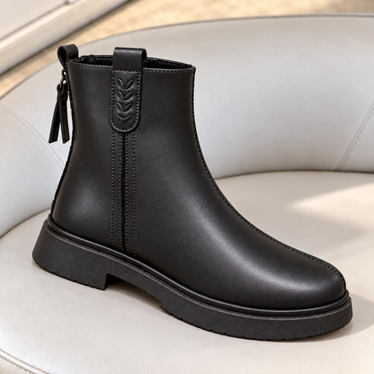Bottines élégantes pour femme avec finition aspect cuir lisse, détails décoratifs en forme de feuille, bout arrondi et petit talon – Un style intemporel pour le quotidien 