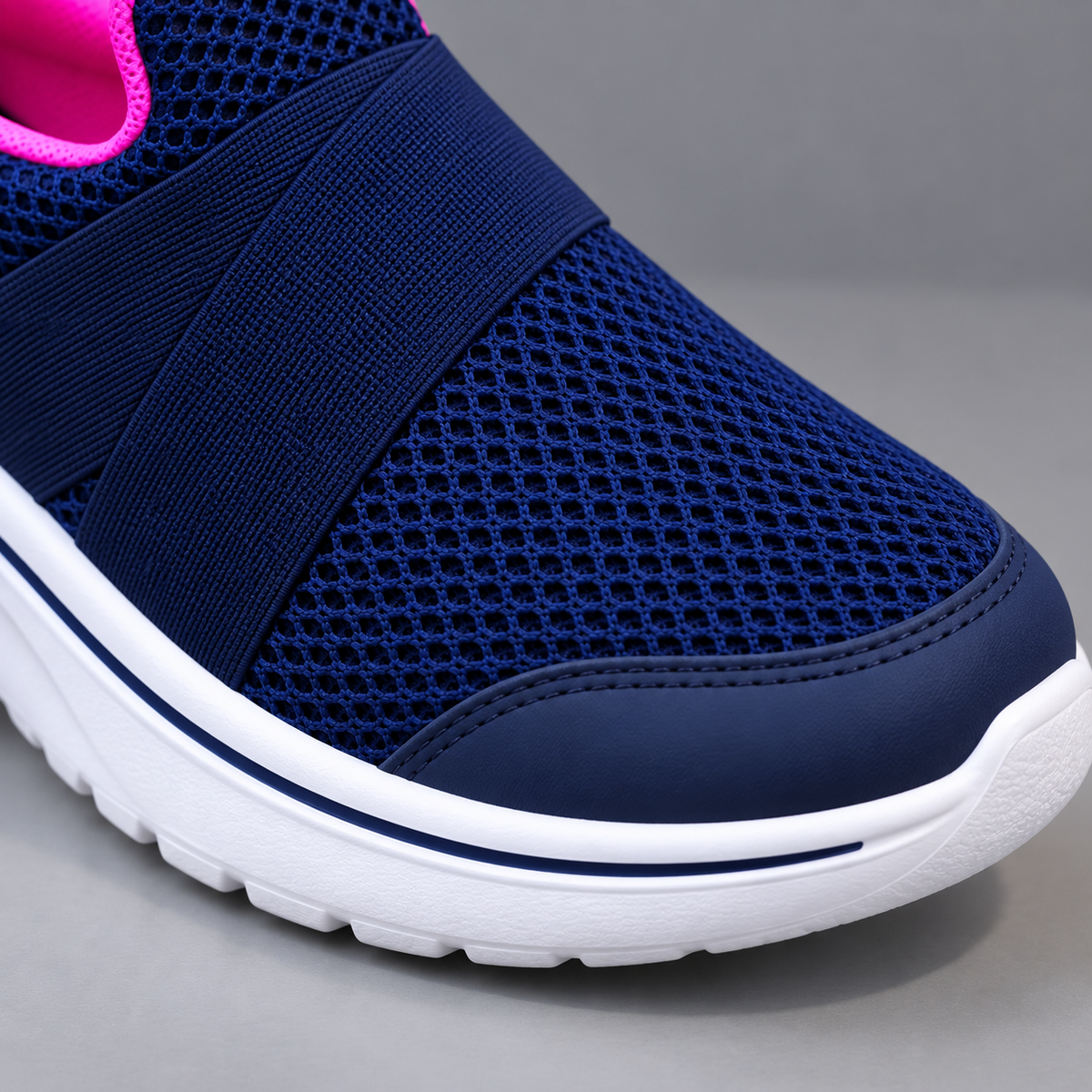 Women’s Slip-On Mesh Sneakers with Crossed Straps and a Modern Sporty Look