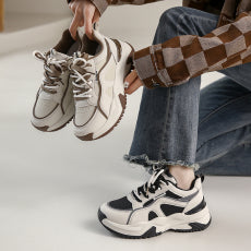 حذاء رياضي نسائي بنعل سميك - أناقة وراحة مع لمسة عصرية