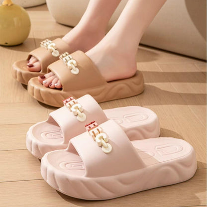 شبشب  أنيق وناعم للنساء - مصنوع من مادة ايفا.