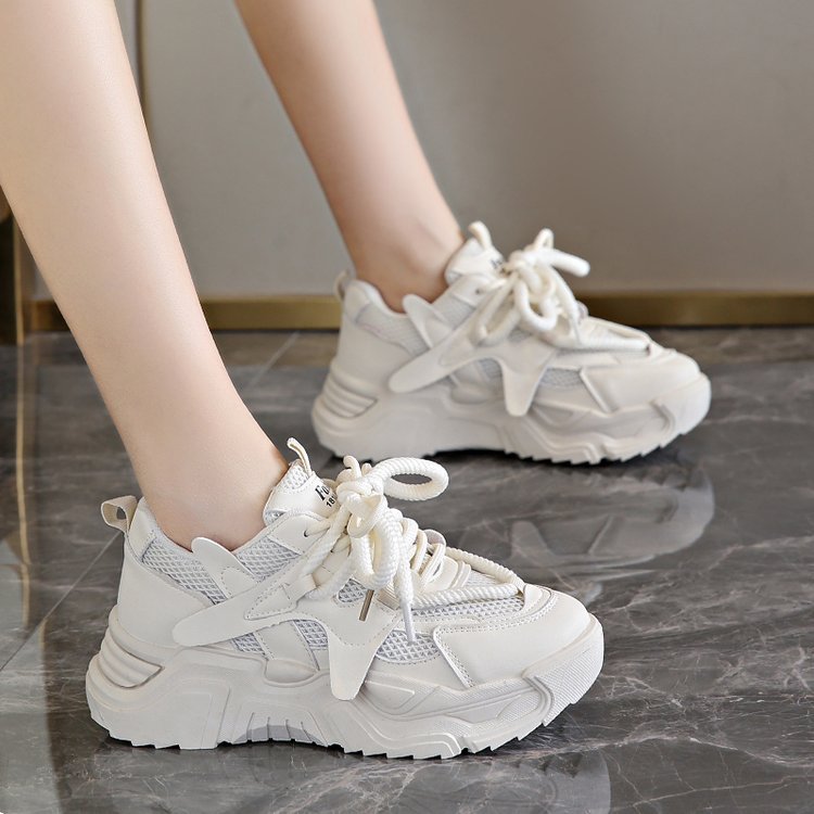 "أحذية نسائية عصرية ومتينة - تألقي بأناقة تلفت الأنظار!"