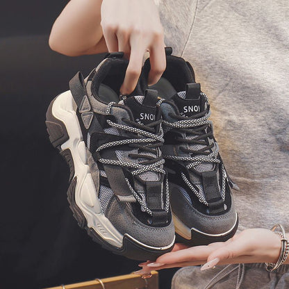 Baskets compensées pour femmes, chaussures décontractées et tendance, semelles épaisses pour la marche et le quotidien 