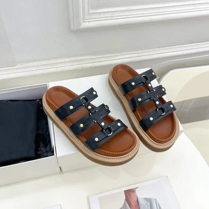 Sandale en cuir pour femme avec une semelle confortable