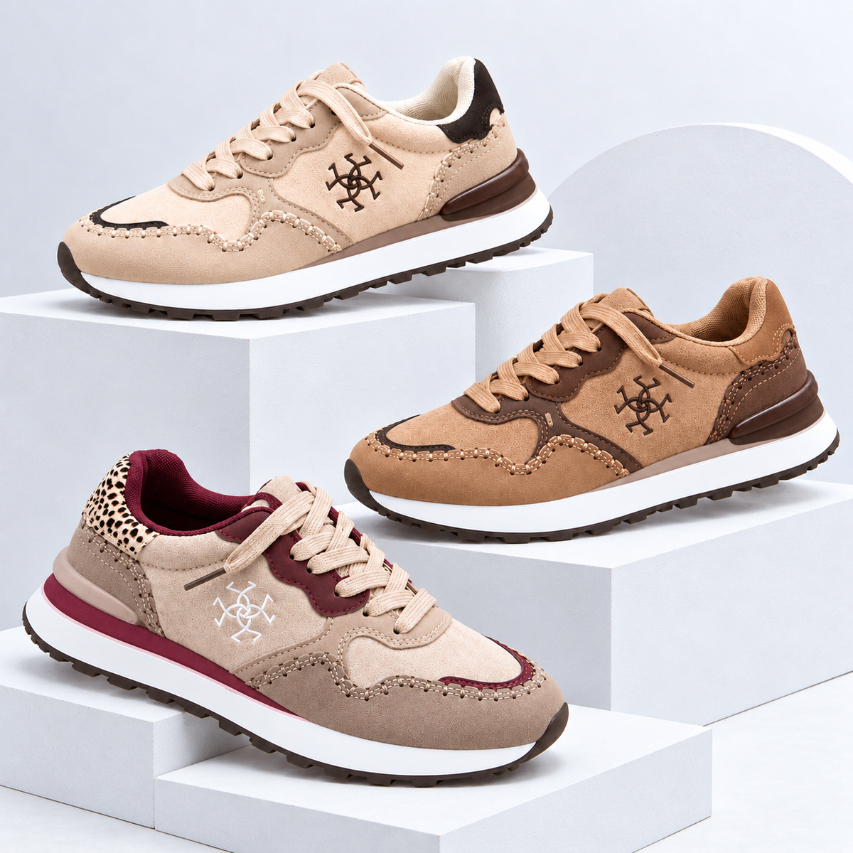 Baskets chic à lacets pour femme avec empiècements aspect daim, surpiqûres décoratives et semelle plateforme élégante