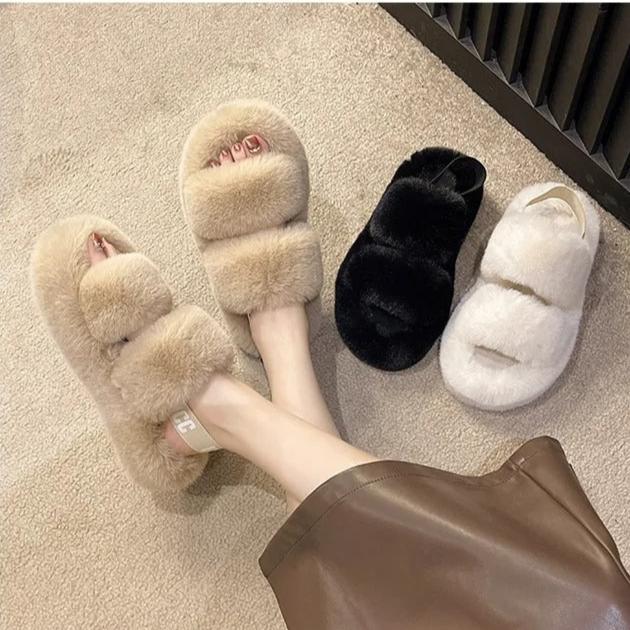 Warm women's slippers with a modern Korean touch for fall and winter 2025