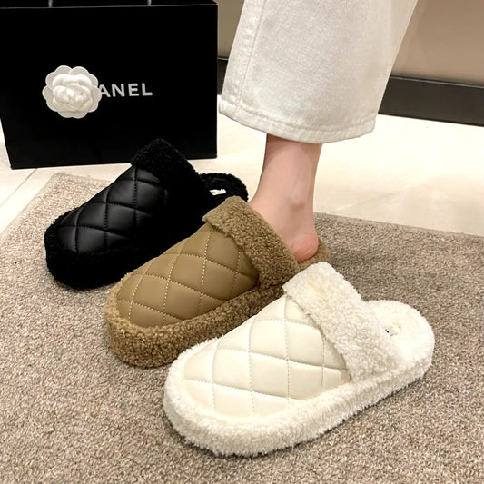 "نعال شتوية فاخرة ومبطنة لتوفير أقصى درجات الدفء والراحة."