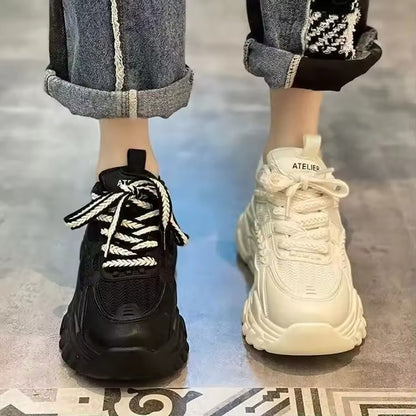 "أحذية نسائية كاجوال - خفة وأناقة بلا حدود!"