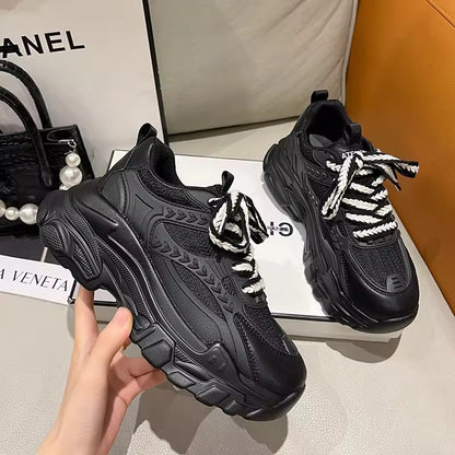 "أحذية نسائية كاجوال - خفة وأناقة بلا حدود!"