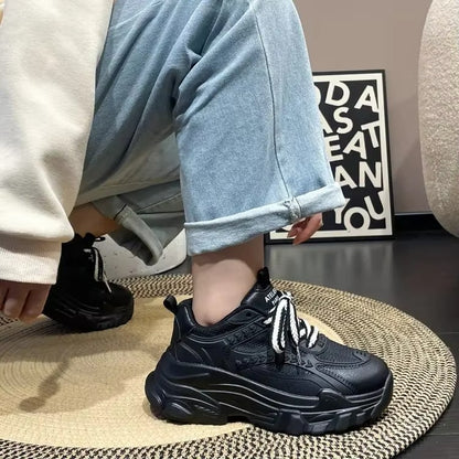 "أحذية نسائية كاجوال - خفة وأناقة بلا حدود!"