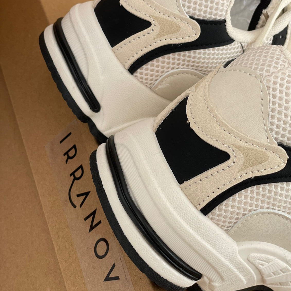 "أحذية رجالية فاخرة - الأناقة والراحة في كل خطوة!"