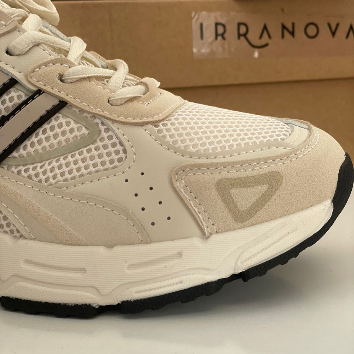 "أحذية رجالية فاخرة - الأناقة والراحة في كل خطوة!"