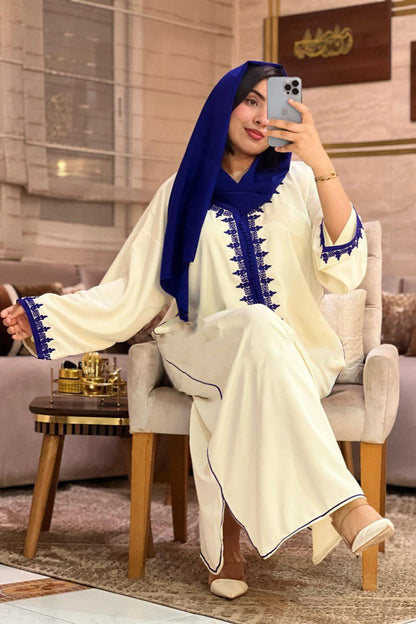 قفطان مغربي فاخر مع تطريز يدوي وشال متناسق