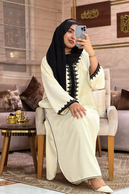 قفطان مغربي فاخر مع تطريز يدوي وشال متناسق