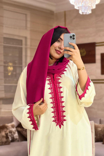 قفطان مغربي فاخر مع تطريز يدوي وشال متناسق