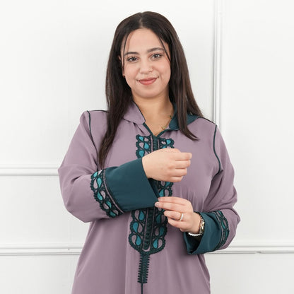 جلباب نسائي أنيق بتطريز مميز وتصميم عصري