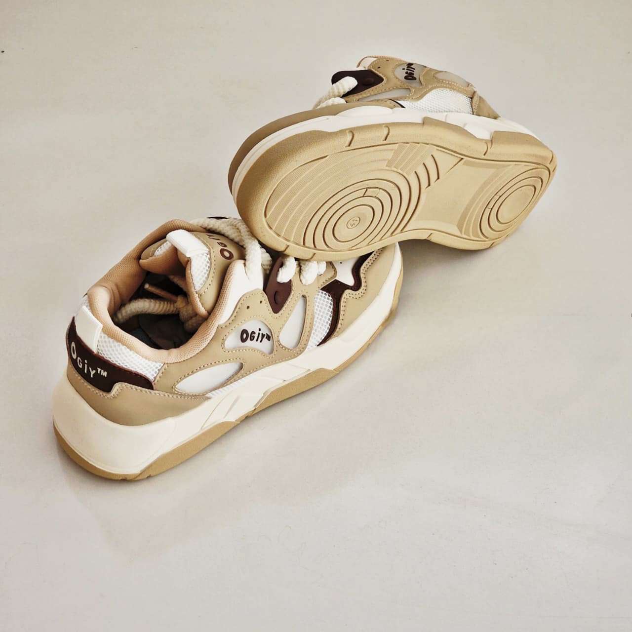 2025 أحذية رياضية أنيقة وعصرية - أحذية رياضية أنيقة تناسب جميع الأذواق للارتداء اليومي